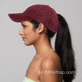 Satinfodrad broderilogo Ponytail Baseball Cap